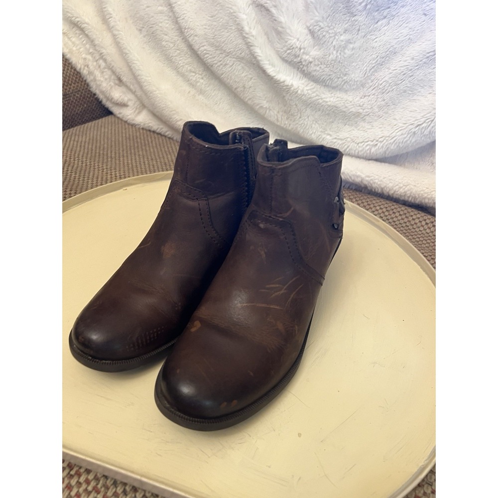 TEVA ANKLE BOOTS Sz 7.5 FOXY Distressed BROWN LEATHER SDE ZIP WATERPROOF BOOTIES